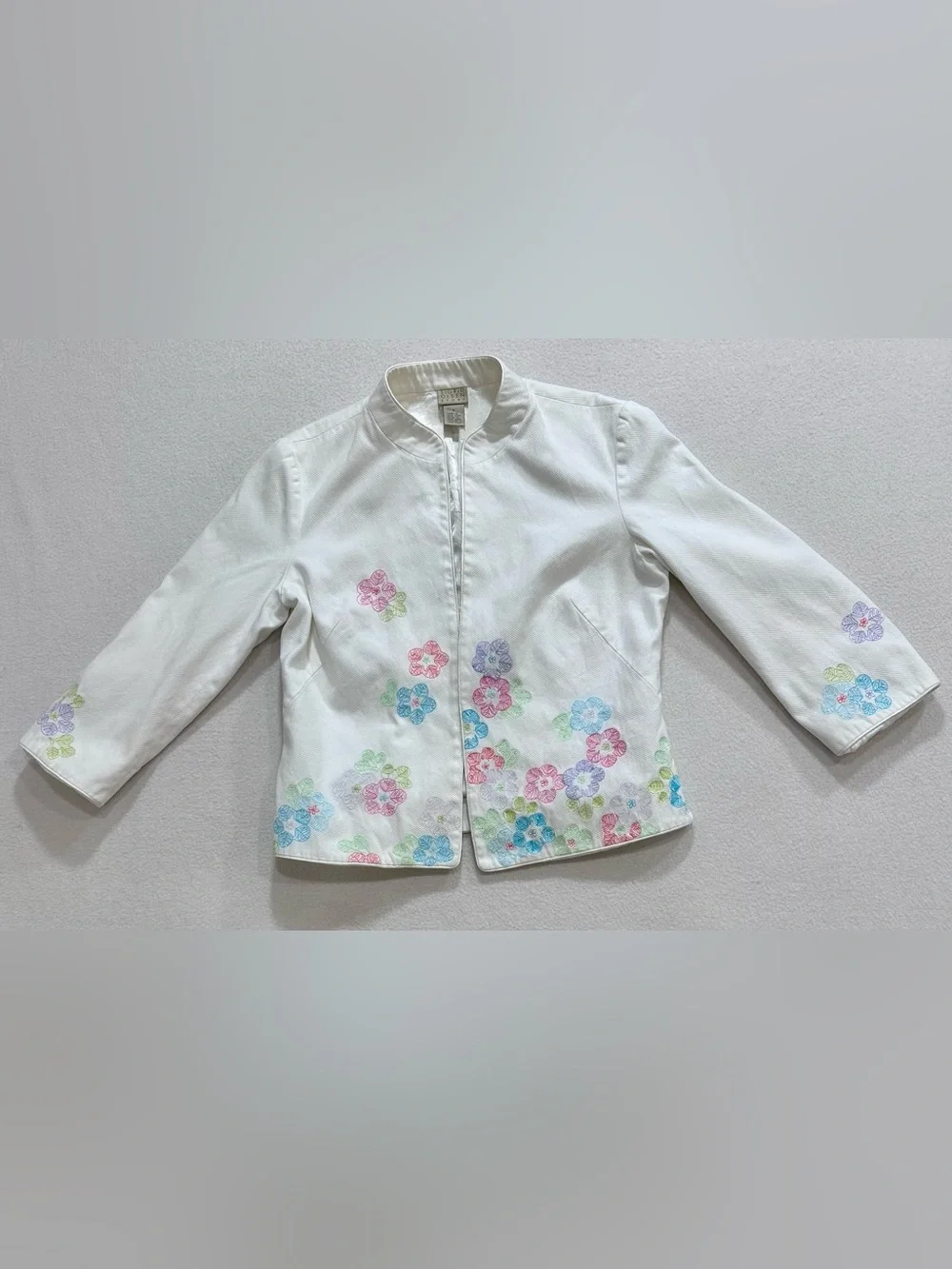 Sigrid Olsen White Jacket with Pastel Floral Embroidery - Picture 2 of 16